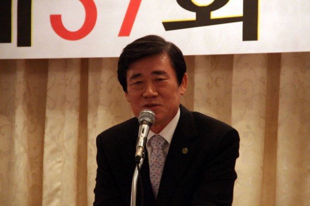 4_11363215046.jpg 4_11363215046.jpg