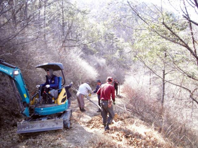 s-거류산가꾸기추진협의회_벚나무_심기_행사1.jpg s-거류산가꾸기추진협의회_벚나무_심기_행사1.jpg