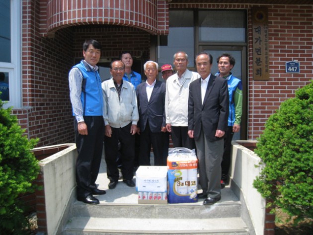 s-대가면청년회_사랑의_물품전달.jpg s-대가면청년회_사랑의_물품전달.jpg