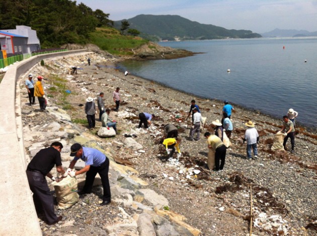 s-바다의날_기념_바닷가_대청결_운동1.jpg s-바다의날_기념_바닷가_대청결_운동1.jpg