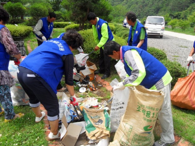 크기변환_s-상리면바르게_국토대청결운동1.jpg 크기변환_s-상리면바르게_국토대청결운동1.jpg